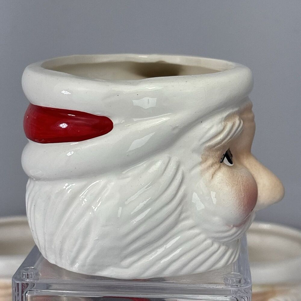 Vintage 8 oz Santa Claus Mugs Made in Taiwan Set of 4 Hand Painted - Picture 7 of 16